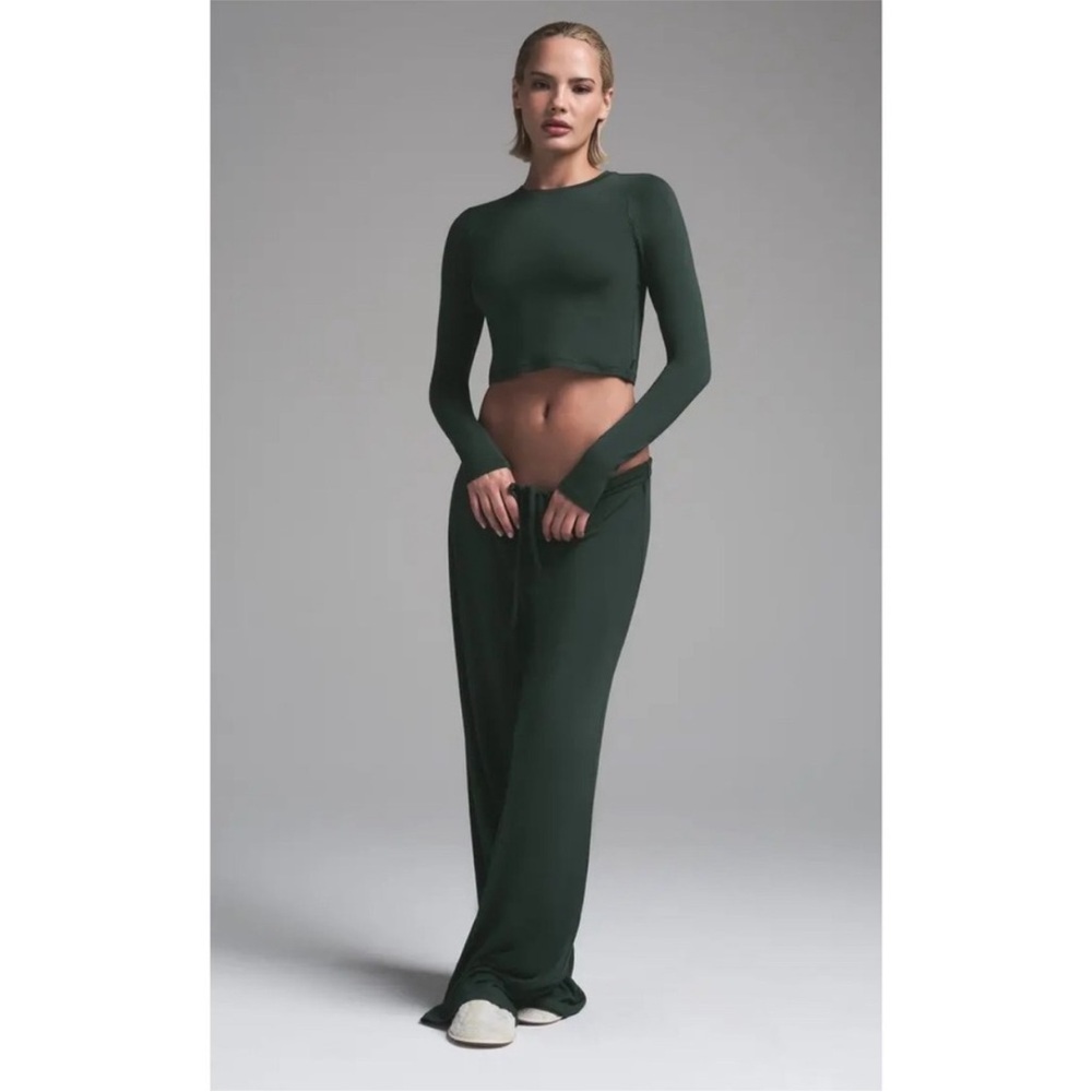 skims sleep super crop long sleeve spruce
